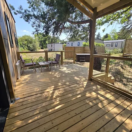 Mobil-home Avec Jacuzzi Et Climatisation Camping *